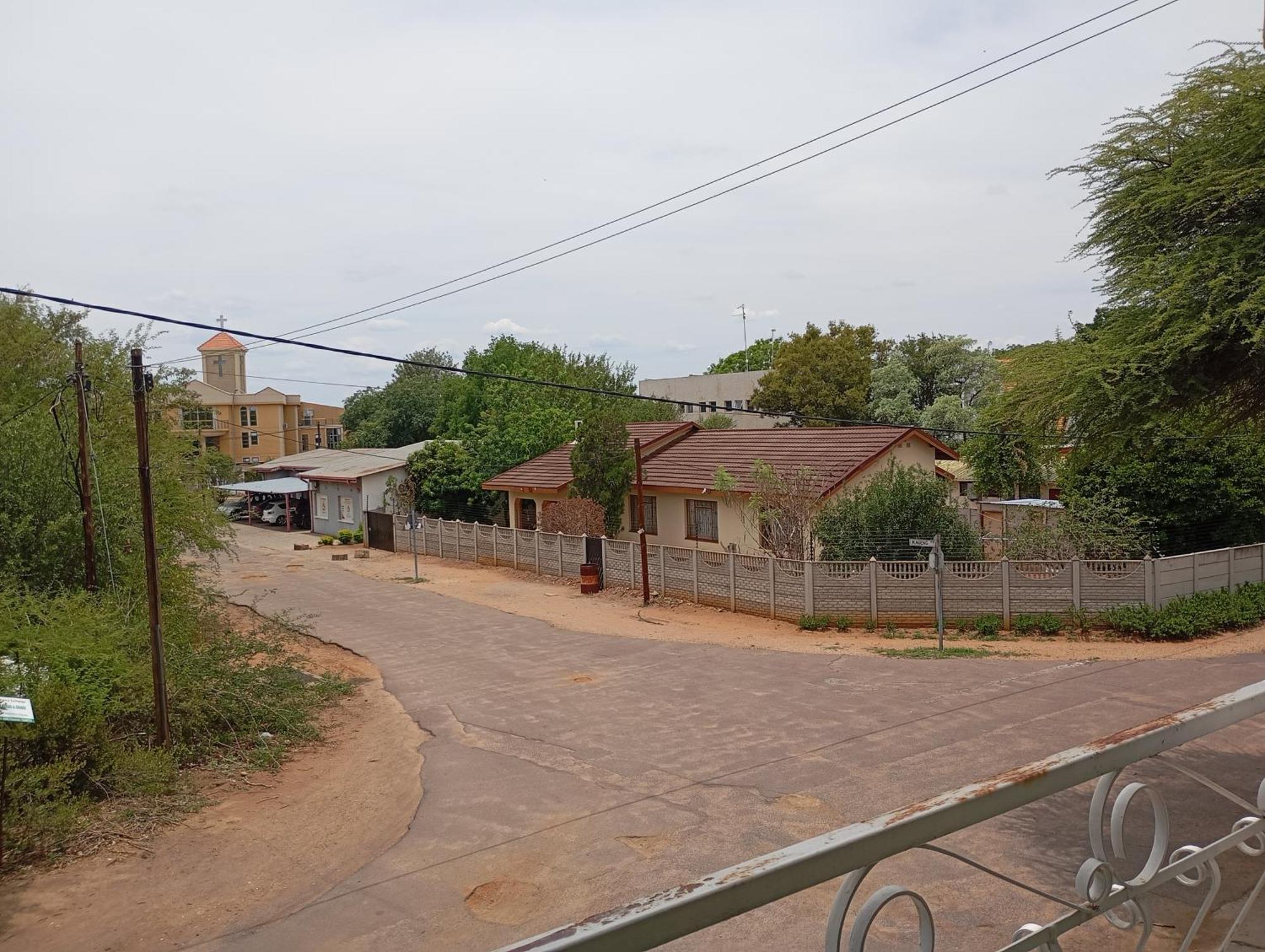 Brackendene Lodge Gaborone Exterior photo